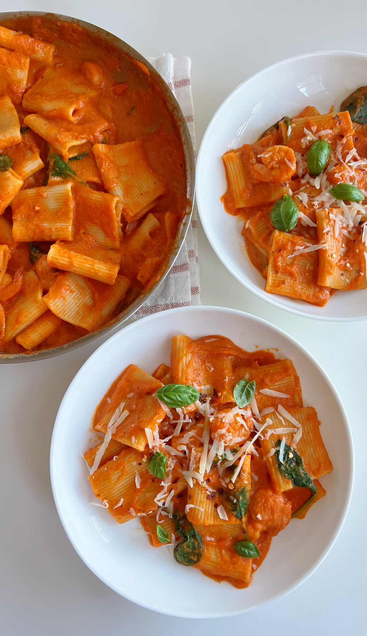 Shrimp Pasta with Roasted Red Pepper Sauce